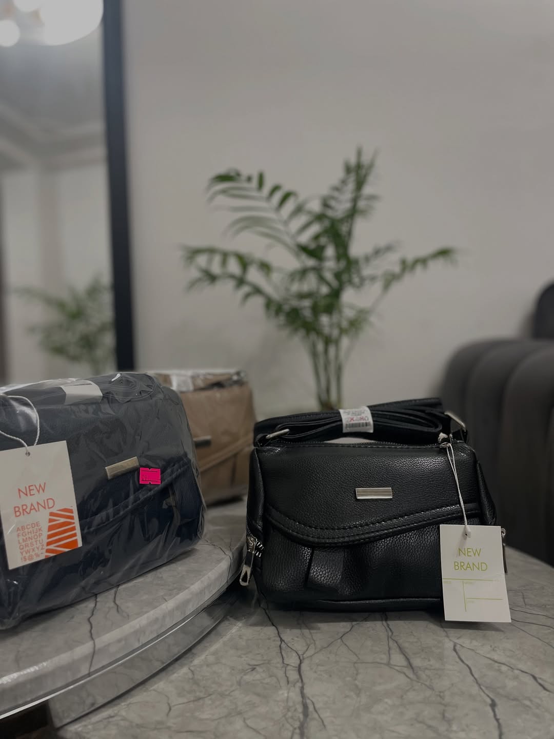 کیف دوشی پاسپورتی شیک و کاربردی